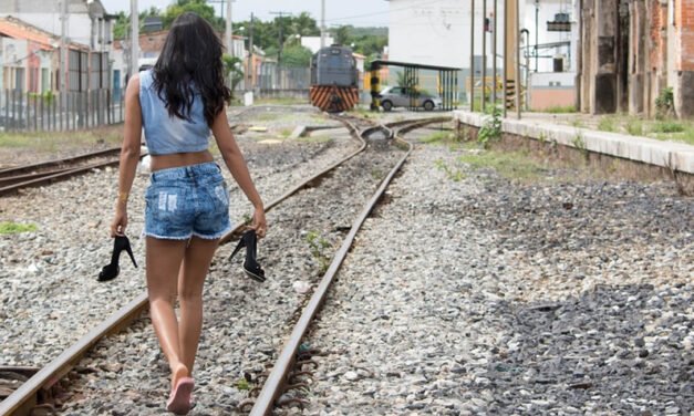 Les tendances mode de l&rsquo;été 2025 : le guide ultime pour rayonner avec style